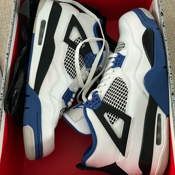 Air Jordan retro “motorsports”